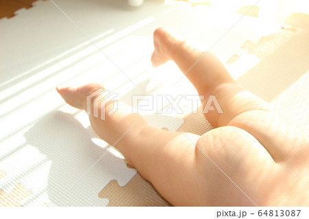 赤ちゃんのおしり 赤ちゃんのおしり 64813087