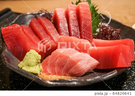 マグロ刺身 64820641