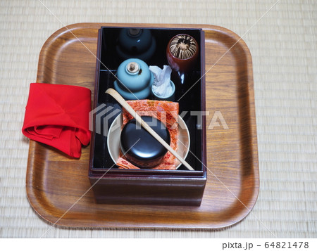 裏千家　卯の花点前の道具組 64821478