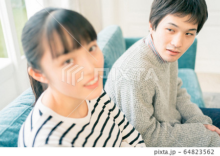 男女 10代 男女 10代 64823562