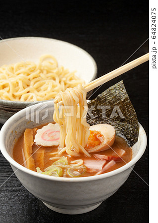 つけ麺 64824075
