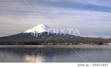 河口湖と富士山 河口湖と富士山 64825897