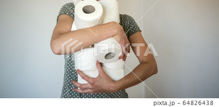 COVID-19 panick buying toilet paper 64826438