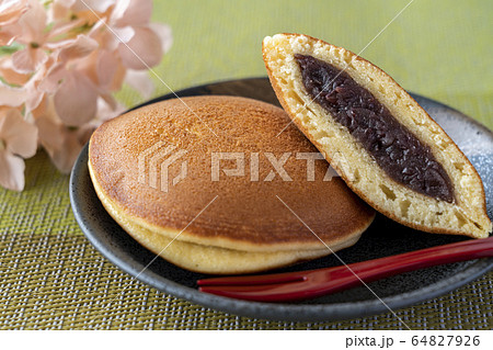 どら焼き どら焼き 64827926
