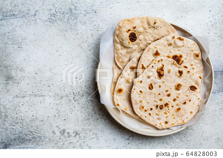 Homemade indian flatbread chapati  64828003