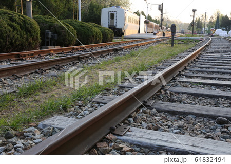列車 客車 機関車 64832494
