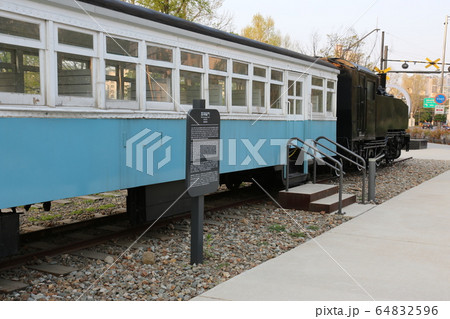 列車 客車 機関車 64832596