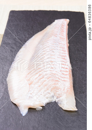 おいしい活ヒラメ 64836386