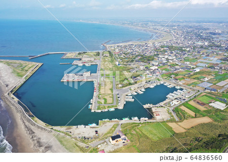 千葉県旭市の飯岡漁港 64836560