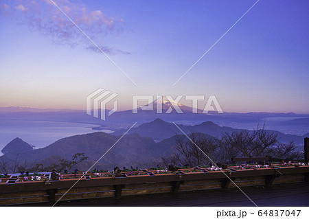 (静岡県)秋の伊豆パノラマパークから望む、富士山 (静岡県)秋の伊豆パノラマパークから望む、富士山 64837047