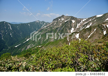 谷川岳登山道から見る景色 64838602