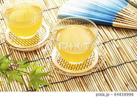 冷たい濁り茶 64838998