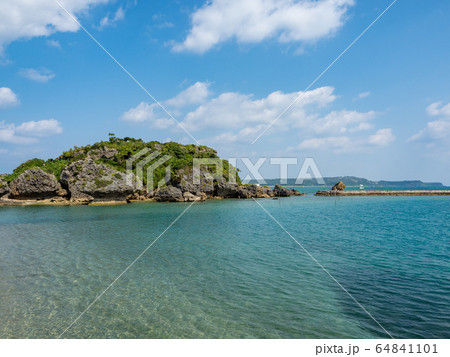 聖域アマミチューの墓からの景色　南国の楽園　沖縄 64841101