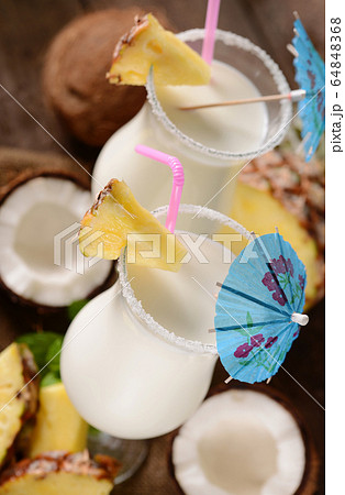 Pinacolada drink 64848368