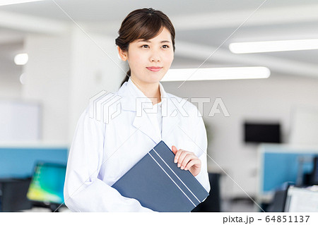 医療施設の女性 64851137