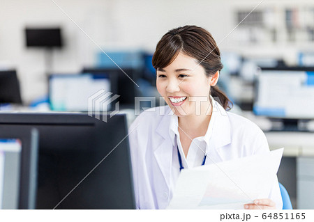 医療施設の女性 64851165