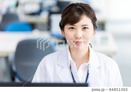 医療施設の女性 医療施設の女性 64851303