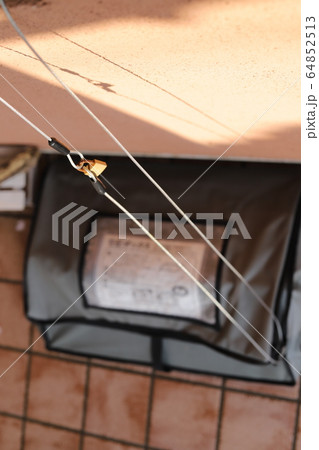 置き宅配BOX折りたたみカギ付き 64852513