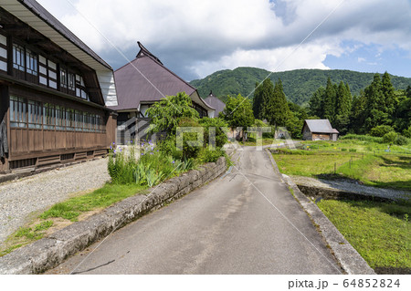 信州　白馬村　夏の青鬼集落 64852824