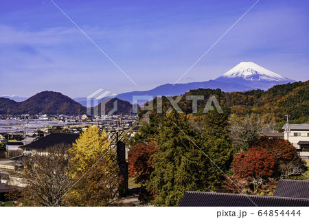 （静岡県）W世界遺産　韮山反射炉と富士山　秋 64854444