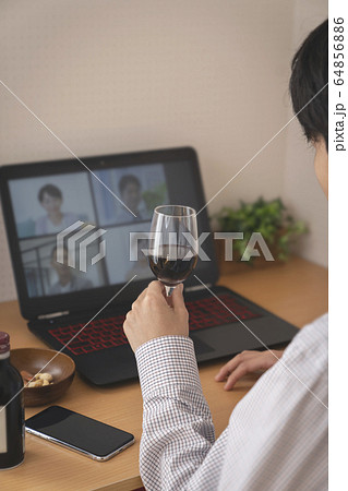 オンライン飲み会イメージ オンライン飲み会イメージ 64856886