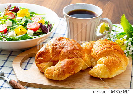 サラダ パン 朝食 サラダ パン 朝食 64857694