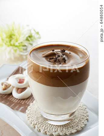 ダルゴナコーヒー/タルゴナコーヒー Dalgona Coffee ダルゴナコーヒー/タルゴナコーヒー Dalgona Coffee 64860054