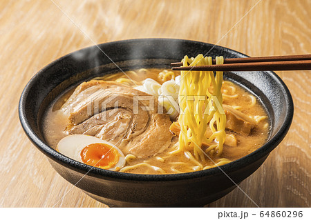 味噌ラーメン 64860296