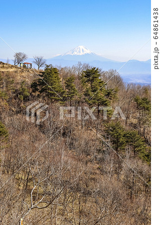 【長野県】富士見高原・創造の森 望郷の丘展望台からの眺望 【長野県】富士見高原・創造の森 望郷の丘展望台からの眺望 64861438