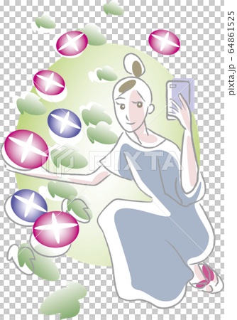あさがおを愛でる女性がスマートフォンで自撮りしている あさがおを愛でる女性がスマートフォンで自撮りしている 64861525