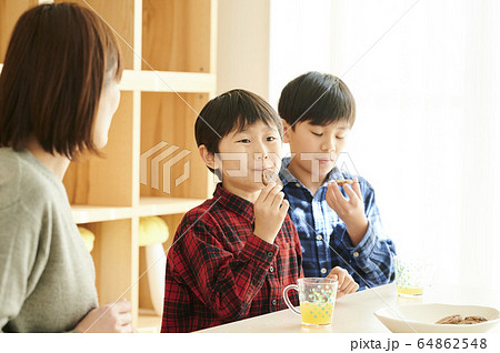 学童保育 お菓子 子供 学童保育 お菓子 子供 64862548