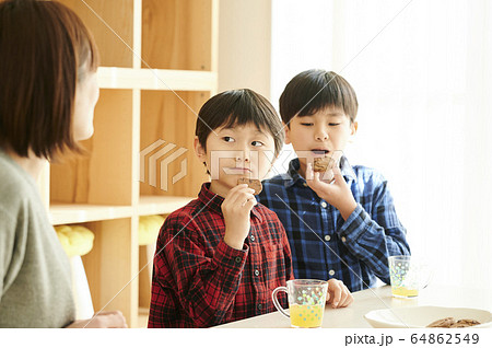 学童保育 お菓子 子供 学童保育 お菓子 子供 64862549