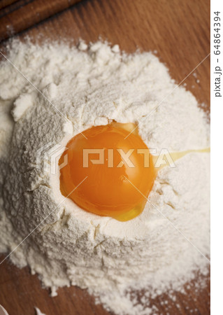 bagel, biscuits, bread, chocolate chip, egg yolk, 64864394