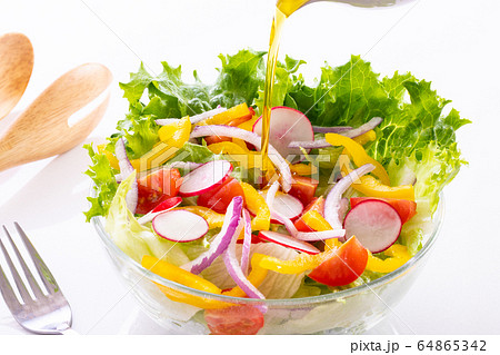 野菜サラダ 64865342