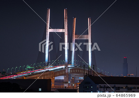 神奈川県 横浜ベイブリッジ 夜景の写真素材