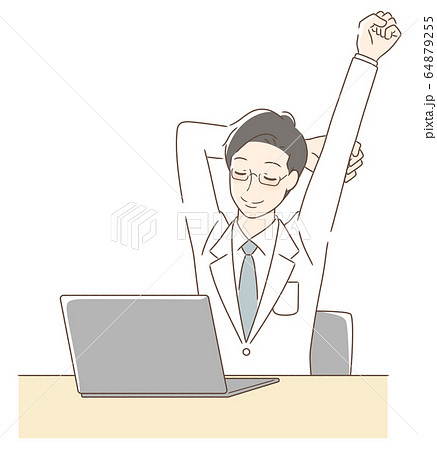 パソコンの前でストレッチをする男性 64879255