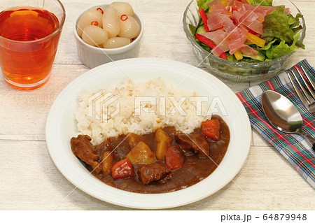 カレーライス（ポークカレー） 64879948