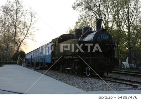 鉄道 蒸気機関車 駅 64887476