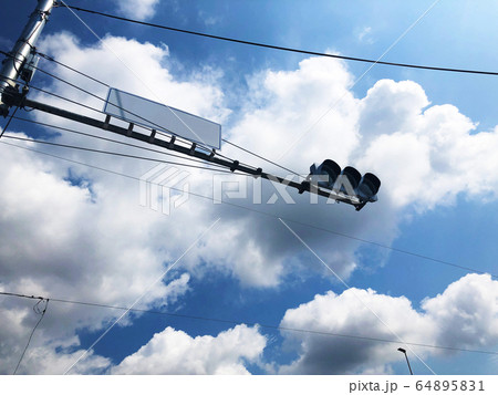 信号機と空 64895831