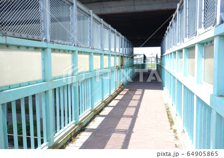 歩道橋 64905865