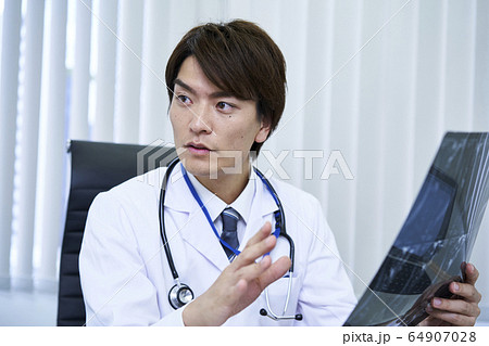 若い医者 ドクター 64907028