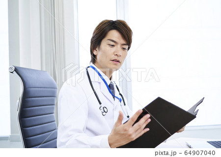 若い医者 ドクター 若い医者 ドクター 64907040