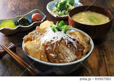 豚丼 豚丼 64907062