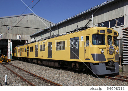 西武新宿線・南入曽にて（一般公開） 64908311