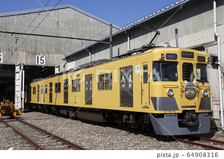 西武新宿線・南入曽にて（一般公開） 64908316