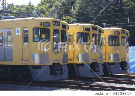 西武新宿線・南入曽にて（一般公開） 64908317