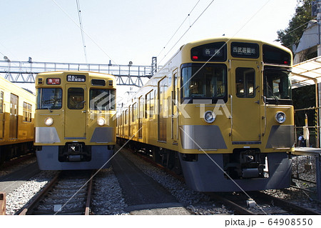 西武新宿線・南入曽にて（一般公開） 64908550