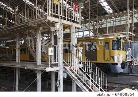 西武新宿線・南入曽にて（一般公開） 64908554