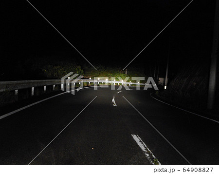 夜の山道 夜の山道 64908827