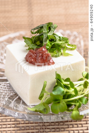 夏の味覚　冷や奴 64909240